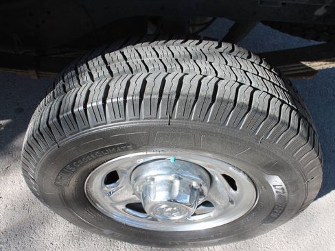Used 1997 Dodge Ram 2500 Truck 2WD Club Cab image 25