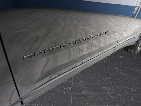 Used 2025 Jeep Grand Cherokee L Limited w/ Luxury Tech Group II image 37