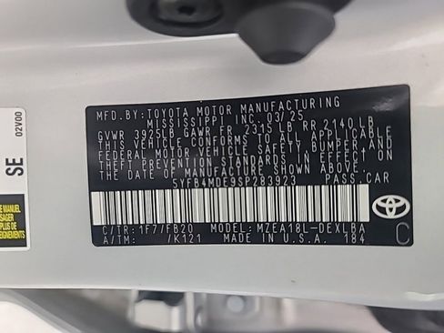 Used 2025 Toyota Corolla LE image 38