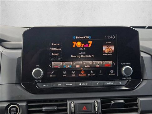 Used 2024 Nissan Pathfinder S image 11