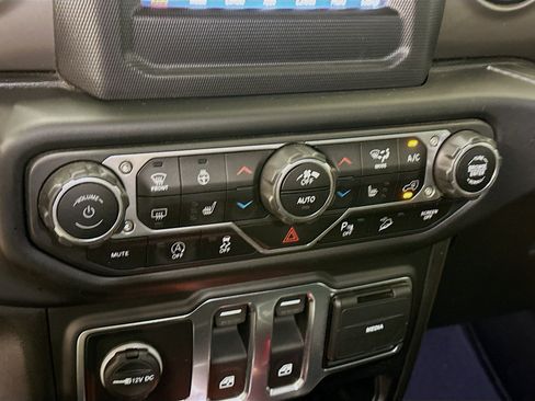 Used 2021 Jeep Wrangler Sport AWD/4WD image 23
