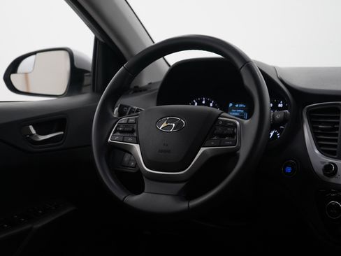 Used 2022 Hyundai Accent Limited image 16