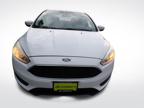 Used 2016 Ford Focus SE w/ SE Cold Weather Package FWD image 11