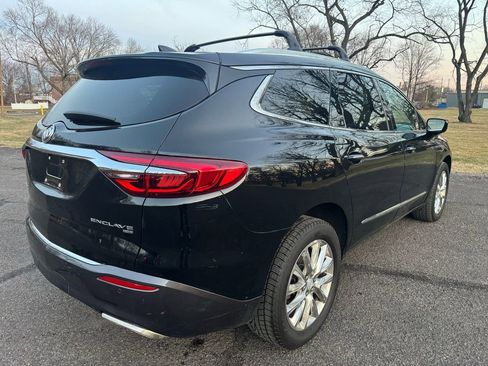 Used 2018 Buick Enclave Essence image 6