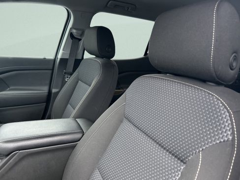 Used 2023 GMC Acadia SLE w/ Driver Convenience Package image 12