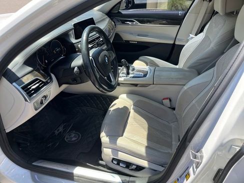 Used 2016 BMW 740i RWD image 2