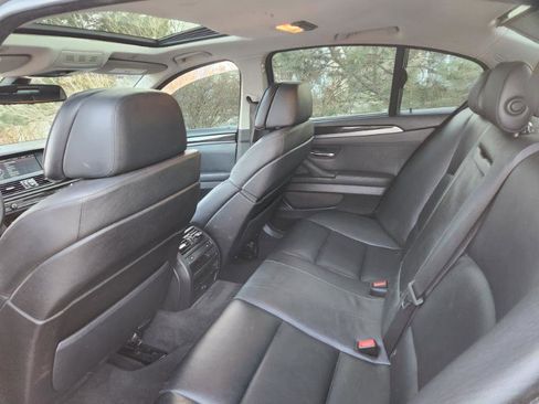 Used 2011 BMW 528i Sedan image 23