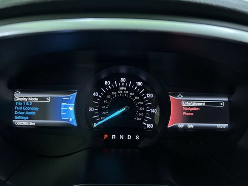 Used 2017 Ford Edge Titanium w/ Equipment Group 301A AWD/4WD image 19