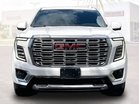 Used 2026 GMC Yukon Denali w/ Denali Reserve Package AWD/4WD image 24