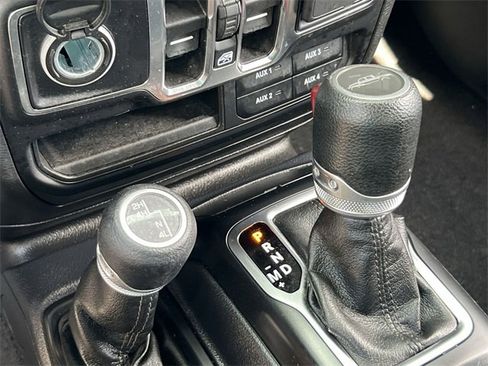 Used 2021 Jeep Gladiator Willys image 29