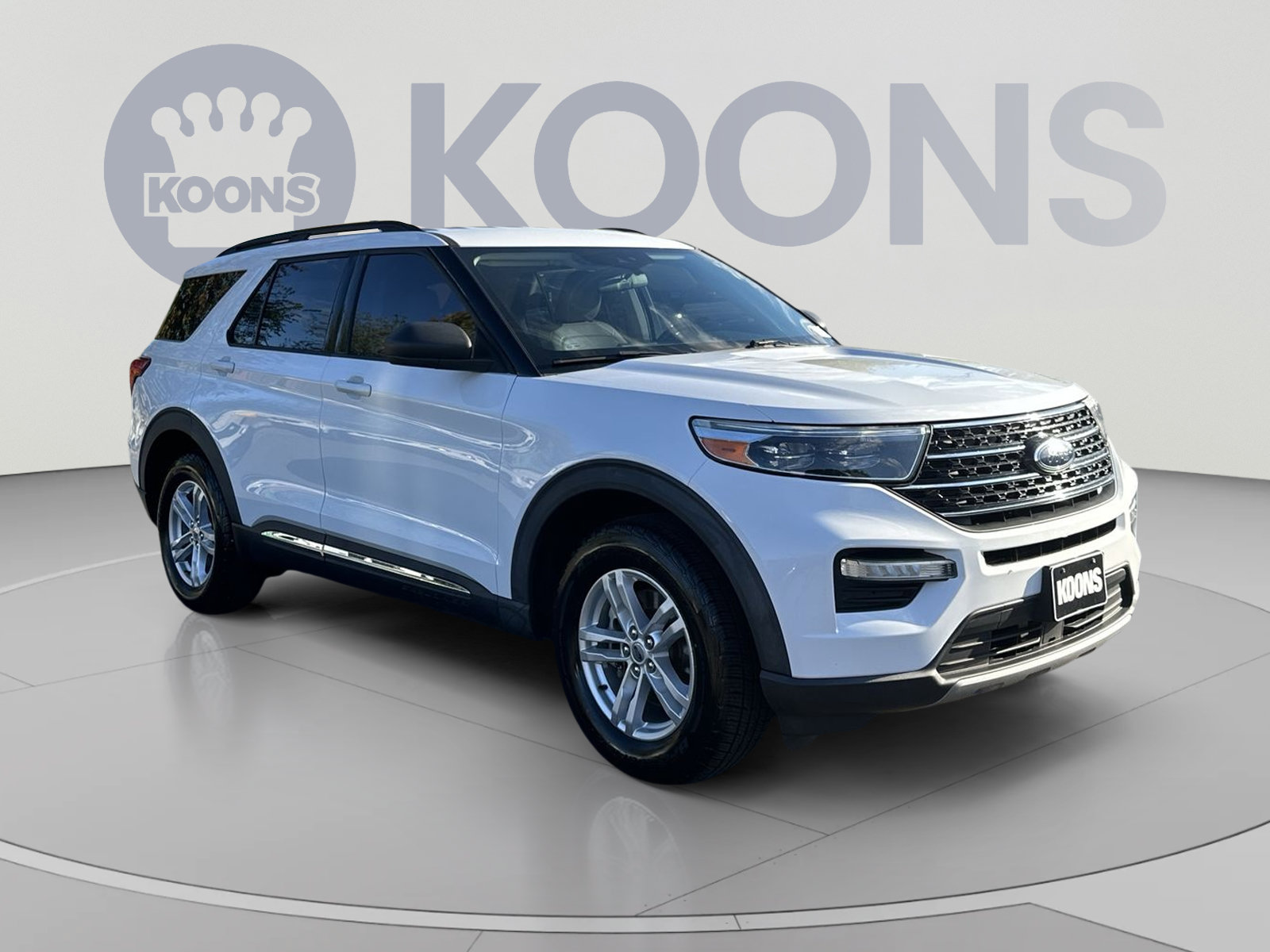 Used 2020 Ford Explorer XLT w/ Equipment Group 202A AWD/4WD image 2