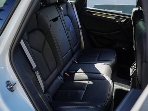 Used 2023 Porsche Macan S w/ Premium Package Plus image 25