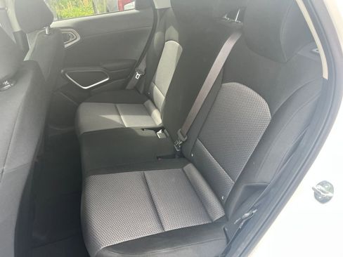 Used 2025 Kia Soul LX w/ LX Technology Package image 21