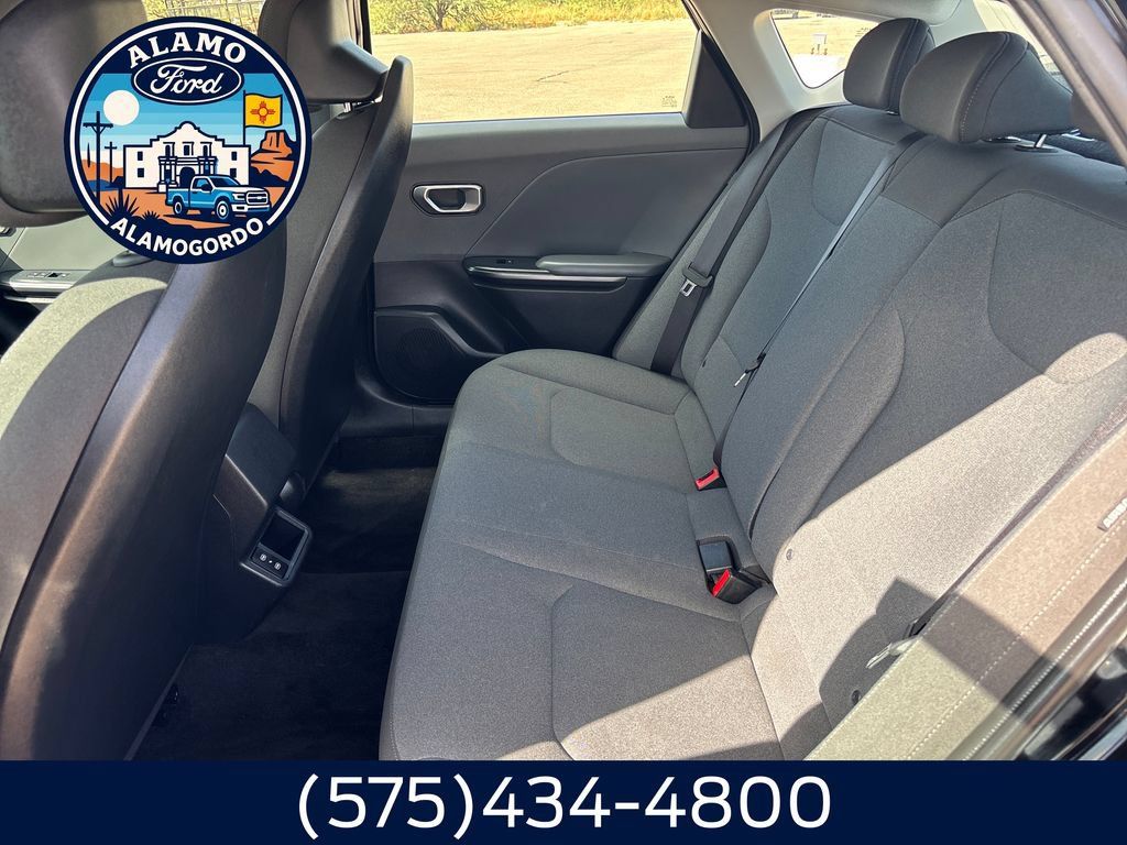 Used 2025 Kia K4 FWD image 25