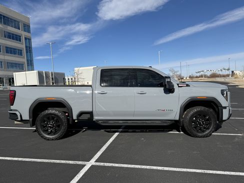 Used 2025 GMC Sierra 2500 AT4 image 8