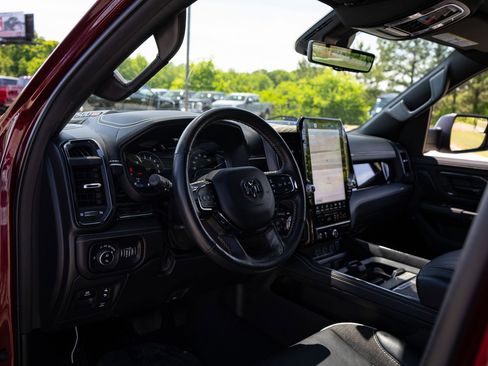 Used 2025 RAM 1500 Limited AWD/4WD image 13