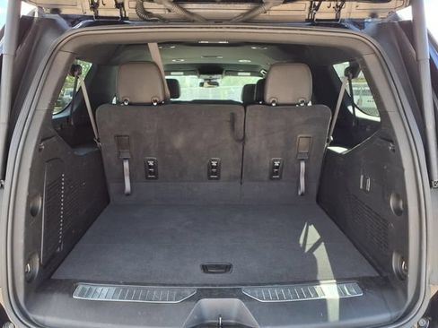 Used 2024 Chevrolet Suburban RST RWD image 7