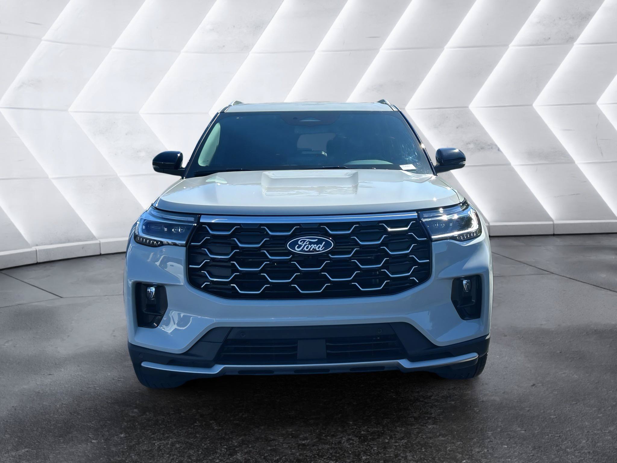 New 2027 Ford Explorer Platinum RWD image 2