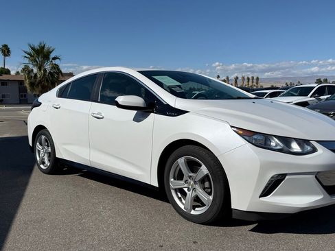 Used 2018 Chevrolet Volt LT FWD image 2