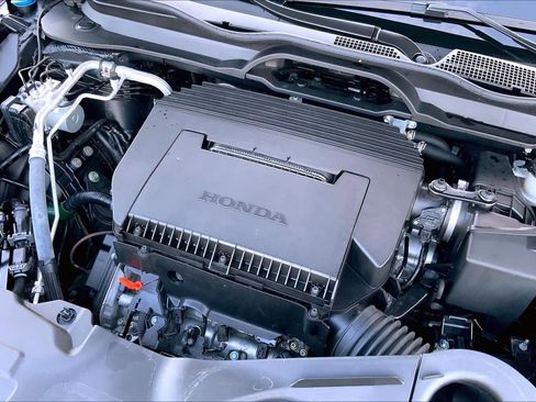 Used 2025 Honda Pilot Black Edition image 31