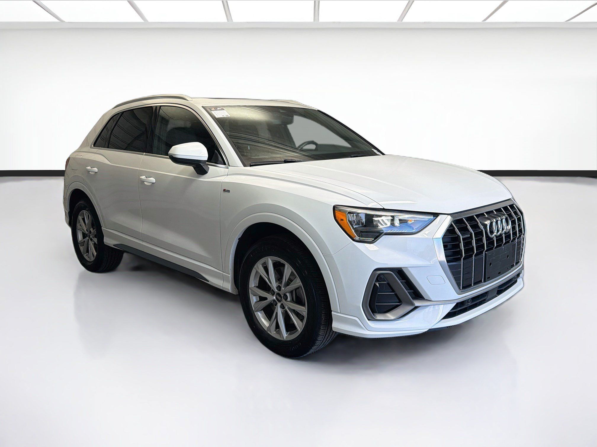 Used 2022 Audi Q3 2.0T Premium AWD/4WD image 3