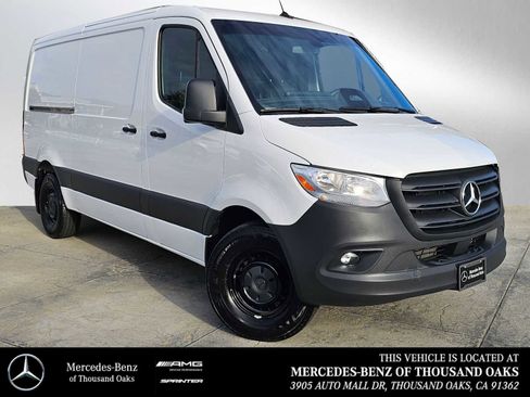 Used 2025 Mercedes-Benz Sprinter 2500 image 1