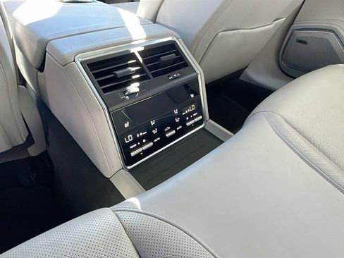 Used 2022 Porsche Panamera Platinum Edition image 17