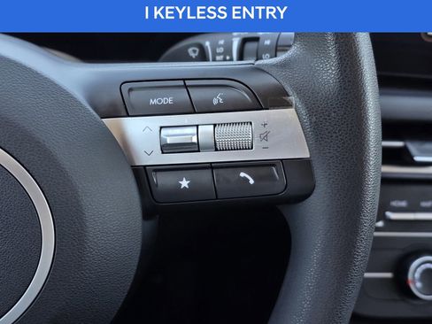 Used 2025 Hyundai Tucson SE image 26