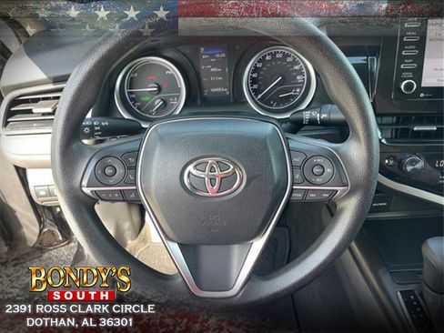 Used 2022 Toyota Camry LE image 7