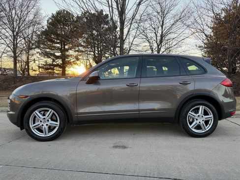 Used 2011 Porsche Cayenne S image 7