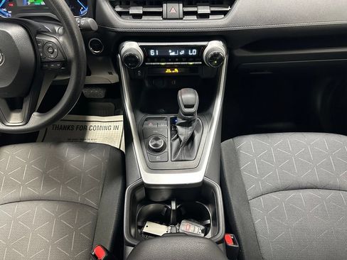 Used 2025 Toyota RAV4 XLE AWD/4WD image 38