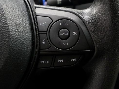 Used 2025 Toyota RAV4 XLE AWD/4WD image 27