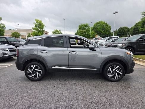 Used 2025 Nissan Kicks SV FWD image 7