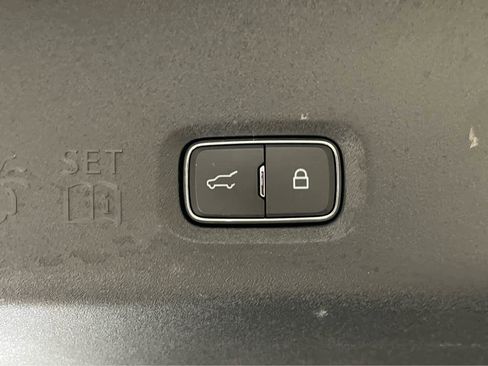 Used 2025 Ford Expedition Tremor AWD/4WD image 36