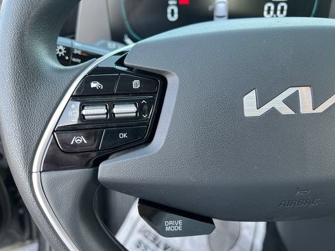 Used 2023 Kia Niro LX FWD image 22