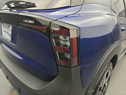 Used 2025 Nissan Kicks SV image 19