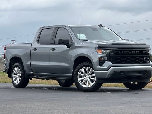 Used 2023 Chevrolet Silverado 1500 Custom AWD/4WD image 2