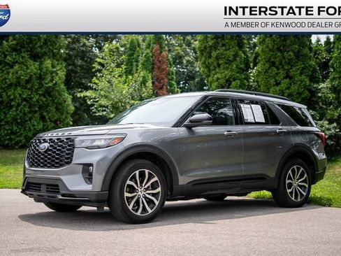 Used 2025 Ford Explorer ST-Line AWD/4WD image 1