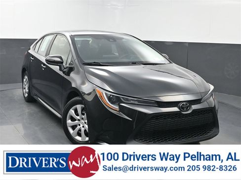 Used 2022 Toyota Corolla LE image 1