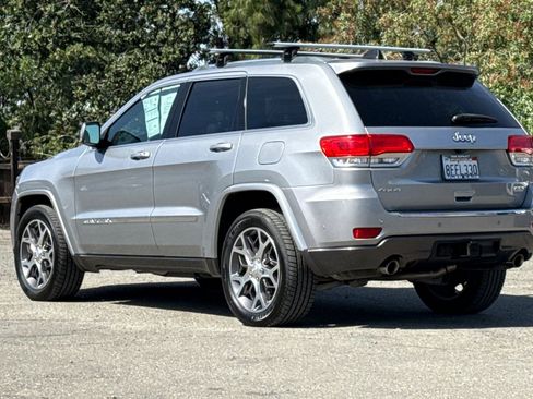 Used 2018 Jeep Grand Cherokee Limited AWD/4WD image 6