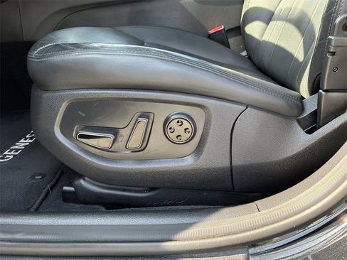 Used 2017 Genesis G80 3.8 w/ Option Group 02 image 13