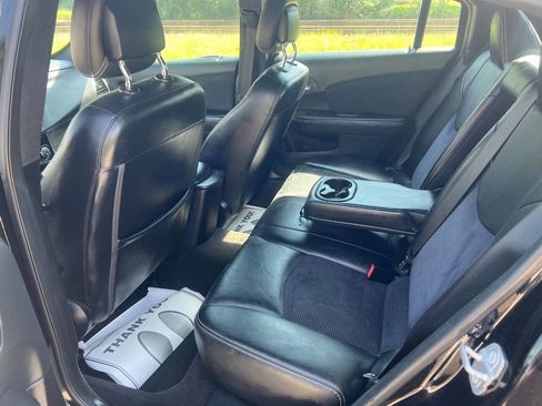 Used 2014 Chrysler 200 Limited w/ 200 S V6 Premium Group image 4