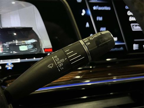 Certified 2024 Cadillac Escalade Premium Luxury image 24