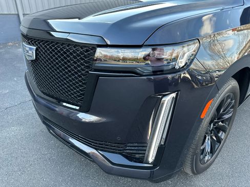 Used 2023 Cadillac Escalade Sport w/ LPO, ONYX Package image 36