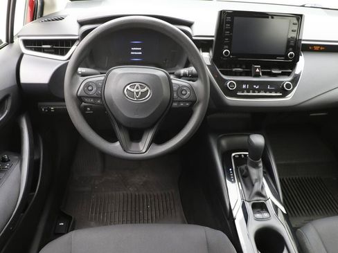 Used 2022 Toyota Corolla LE image 12