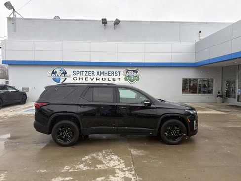 Used 2023 Chevrolet Traverse LT image 11