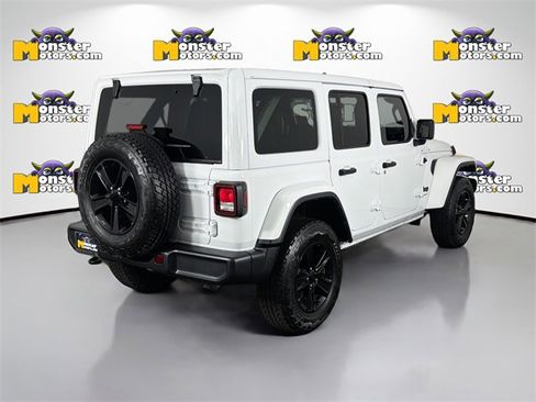 Used 2023 Jeep Wrangler Sahara image 5