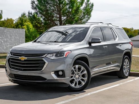 Used 2020 Chevrolet Traverse Premier image 3
