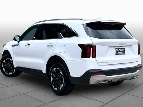 Used 2024 Kia Sorento S FWD image 11