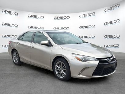 Used 2015 Toyota Camry SE w/ Moonroof Package